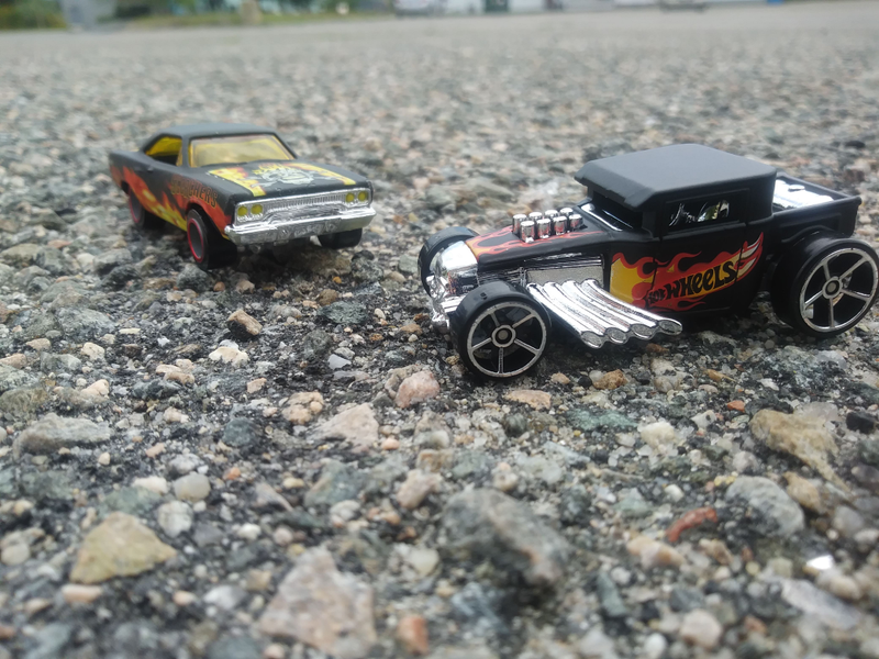 “Hey, let’s get some pictures in an actual parking lot for effect”, I think. “It’ll be cool”, I naively decide, not realizing that kneeling to take this picture in shorts means that there are now so many little rocks stuck in my legs. So many. Anyways, check out that Plymouth Roadrunner